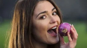 كيف تتخلصين من رائحة الفم الكريهة