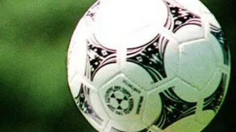 كيف تتعلم لعب كرة القدم