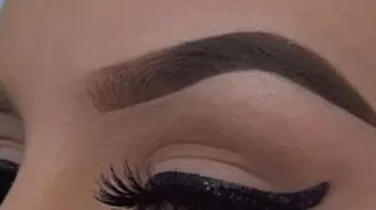 طريقة تشقير الحواجب في البيت