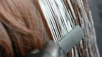 طريقة تفتيح الشعر بالصبغة