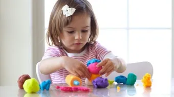 كيفية صنع صلصال آمن للأطفال