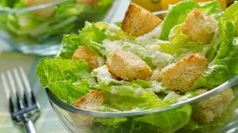 كيفية صنع سلطة السيزر