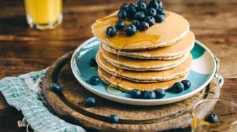 طريقة عمل كيك بدون بيض وحليب