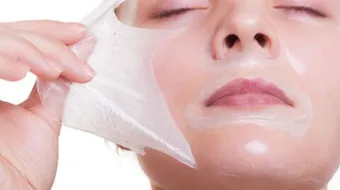 طريقة عمل ماسك لإزالة آثار الحبوب