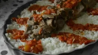 طريقة عمل فتة اللحمة بالخل والثوم