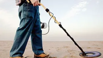 كيف تصنع كاشف معادن