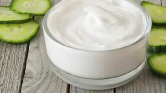 طريقة عمل كريم أساس طبيعى للبشرة