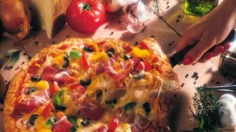 كيف تصنع بيتزا في المنزل