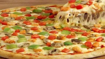 طريقة عمل كيكة البيتزا