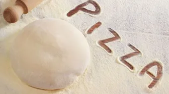 كيف تصنع عجينة البيتزا