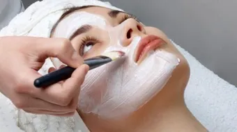 طريقة عمل قناع الحلبة للوجه