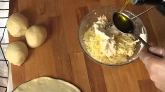 طريقة عمل لفة الخميرة البسيطة