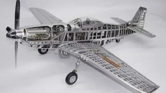 كيف يمكن صنع نموذج طائرة صغيرة