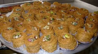 طريقة عمل كنافة مبرومة