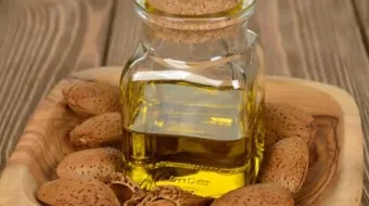 كيف يصنع زيت اللوز