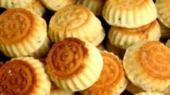 طريقة عمل كعك بعجوة بالطحين