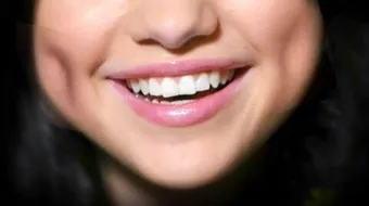 طريقة عمل غمازات في الوجه