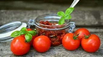 طريقة عمل الطماطم المجففة