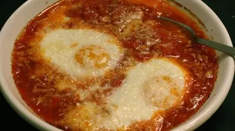 طريقة عمل بيض بالطماطم