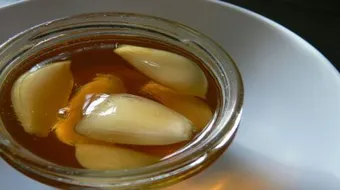 كيف يصنع خل الثوم