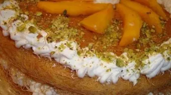 طريقة عمل كنافة بالمانجو والكريمة