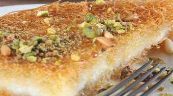 طريقة عمل الكنافة بالكاسترد