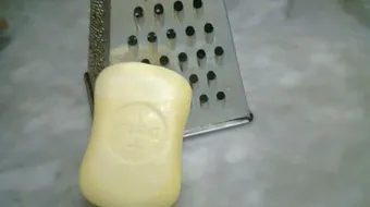 طريقة عمل الصابون السائل لليدين