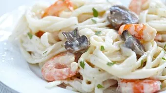 طريقة عمل معكرونة بالكريمة والمشروم