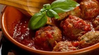 طريقة عمل كرات اللحم بالصلصة