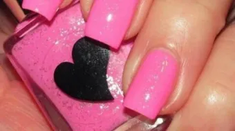 طريقة عمل صبغة الأظافر