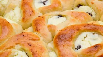 طريقة عمل فطائر بالجبنة