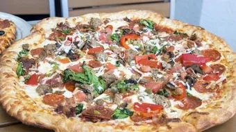 طريقة عمل بيتزا باللحمة المفرومة