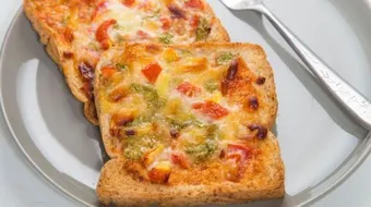 طريقة عمل البيتزا بالتوست