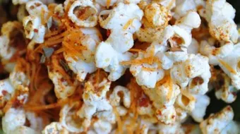 طريقة عمل الفشار بالشطة والليمون