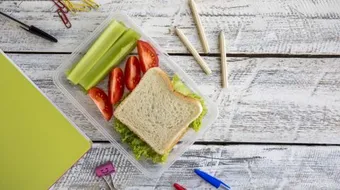 طريقة عمل سندويشات سريعة للمدرسة