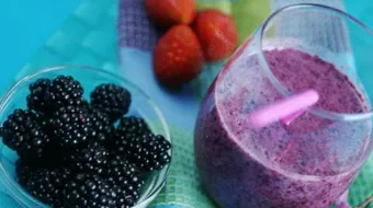 طريقة عمل عصير التوت