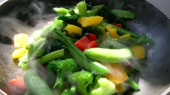 طريقة عمل الخضار السوتيه