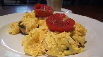 طريقة عمل بيض سكرامبل