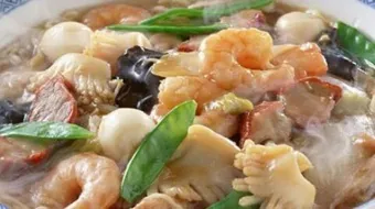 طريقة عمل شوربة فواكه البحر