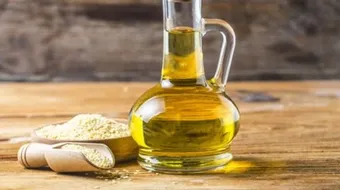 طريقة عمل زيت السمسم للشعر