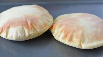 طريقة عمل الخبز الشامي