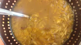 طريقة عمل شوربة لسان العصفور بالبصل