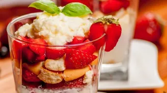 طريقة عمل ترايفل الفراولة