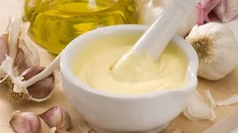 طريقة عمل الثومية البيضاء