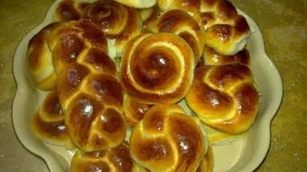 طريقة عمل عجينة لفة الخميرة