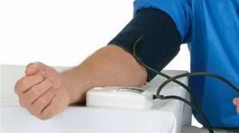 كيف تقيس ضغط الدم بدون جهاز