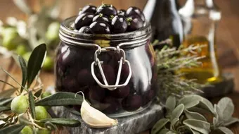 كيفية تخليل الزيتون الاسود