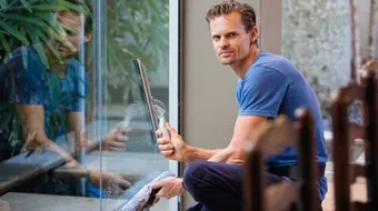 طريقة تلميع الزجاج والمرايا