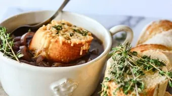 طريقة تحضير شوربة البصل الفرنسية