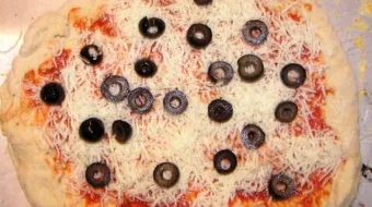 طريقة تحضير البيتزا